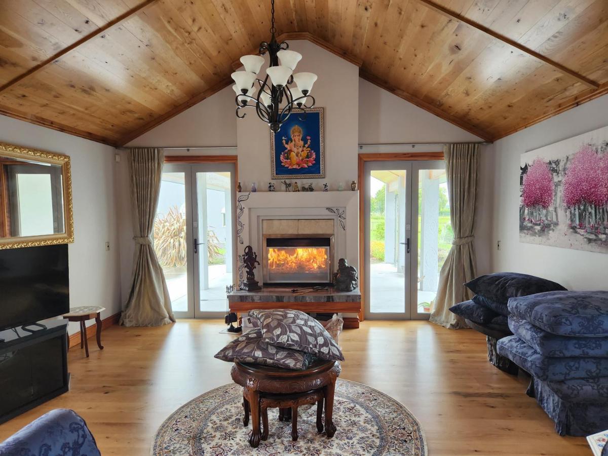Bruntwoodlodge (Adults Only) Кеймбридж Екстериор снимка