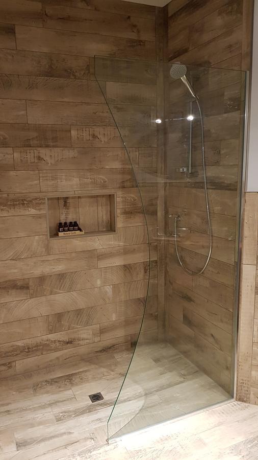 Bruntwoodlodge (Adults Only) Кеймбридж Екстериор снимка