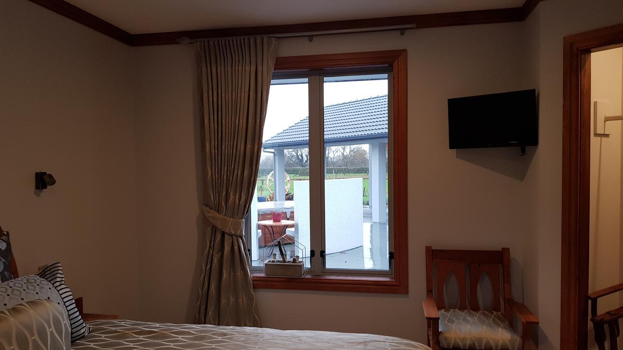Bruntwoodlodge (Adults Only) Кеймбридж Екстериор снимка
