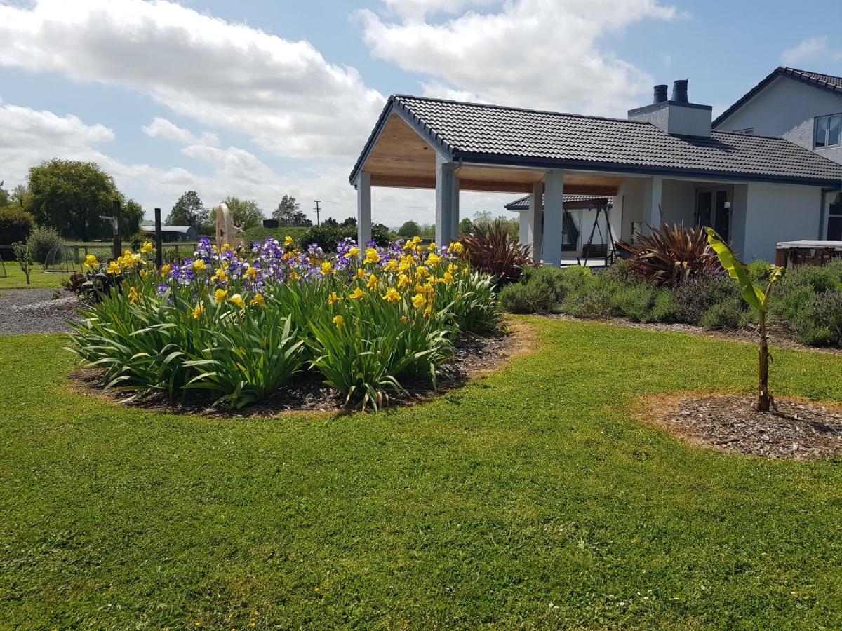 Bruntwoodlodge (Adults Only) Кеймбридж Екстериор снимка